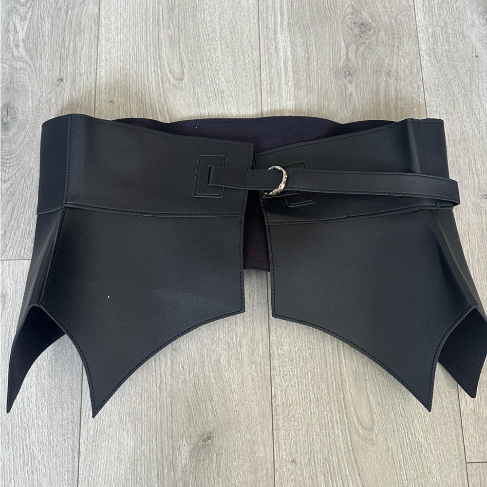 Black Structured Leather Belt
